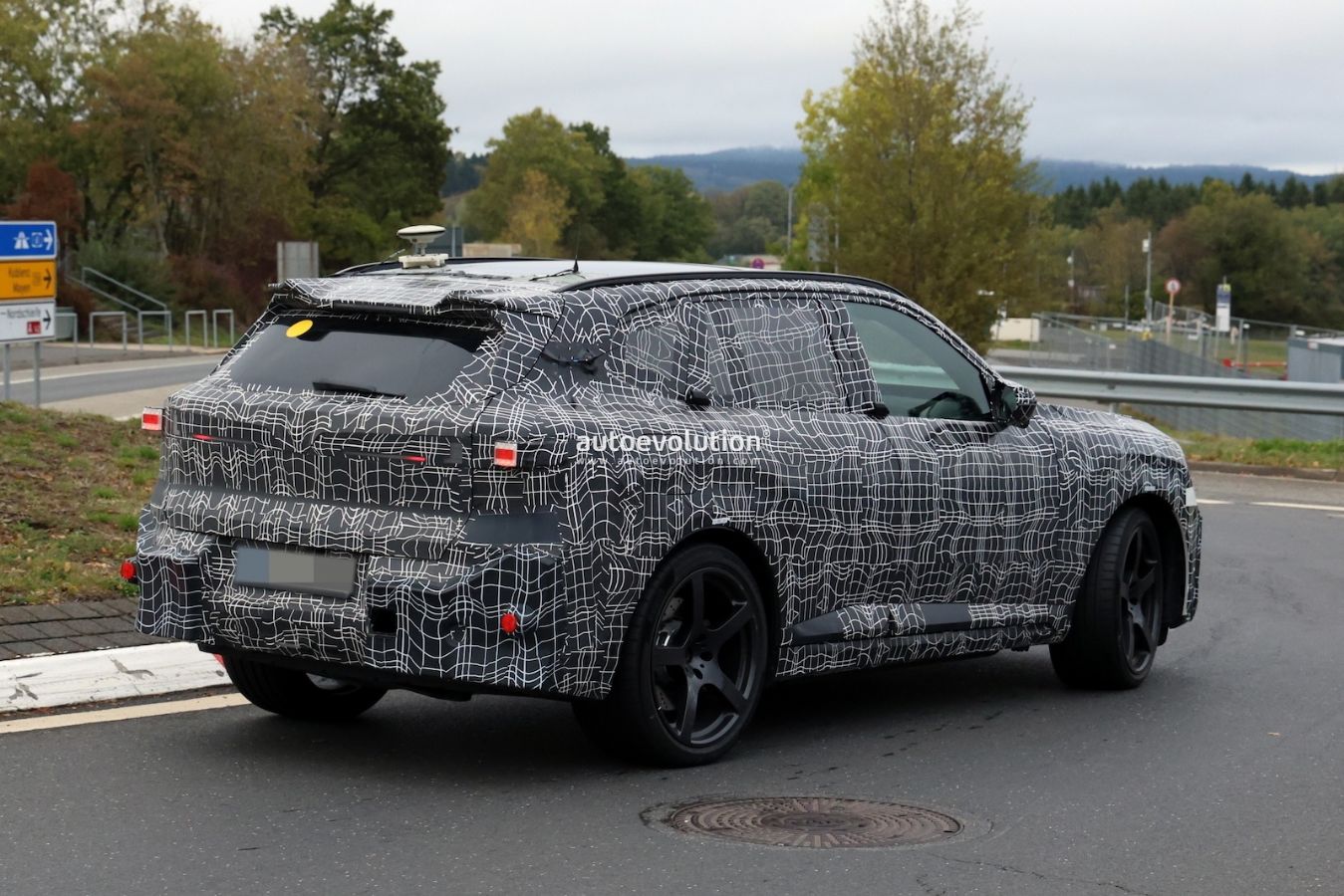 Νέα ηλεκτρική BMW iX5 M με έως 900 ίππους – Έρχεται το 2028